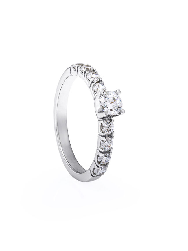White gold wedding engagement ring